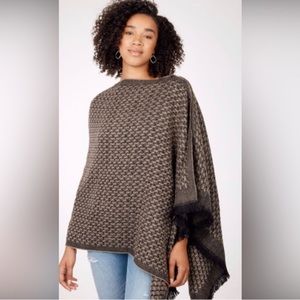 Stella & Dot Palmino versatile pancho scarf